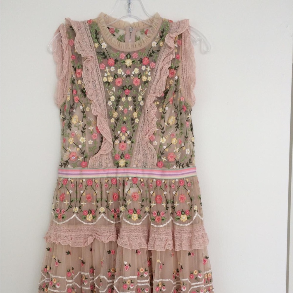 Needle and Thread lattice rose mini